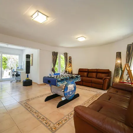 Gekko By Interhome * ألتيا